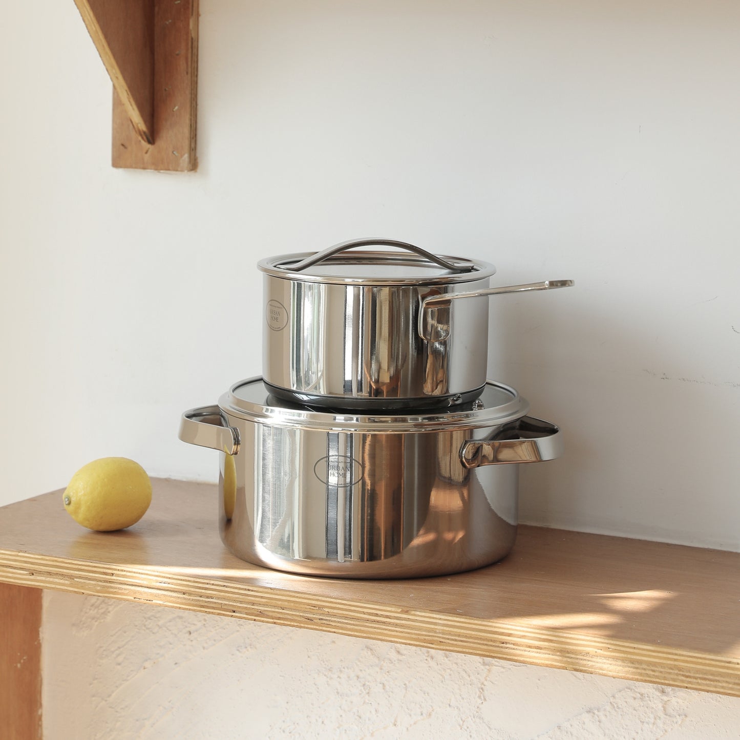 Soup pot with lid