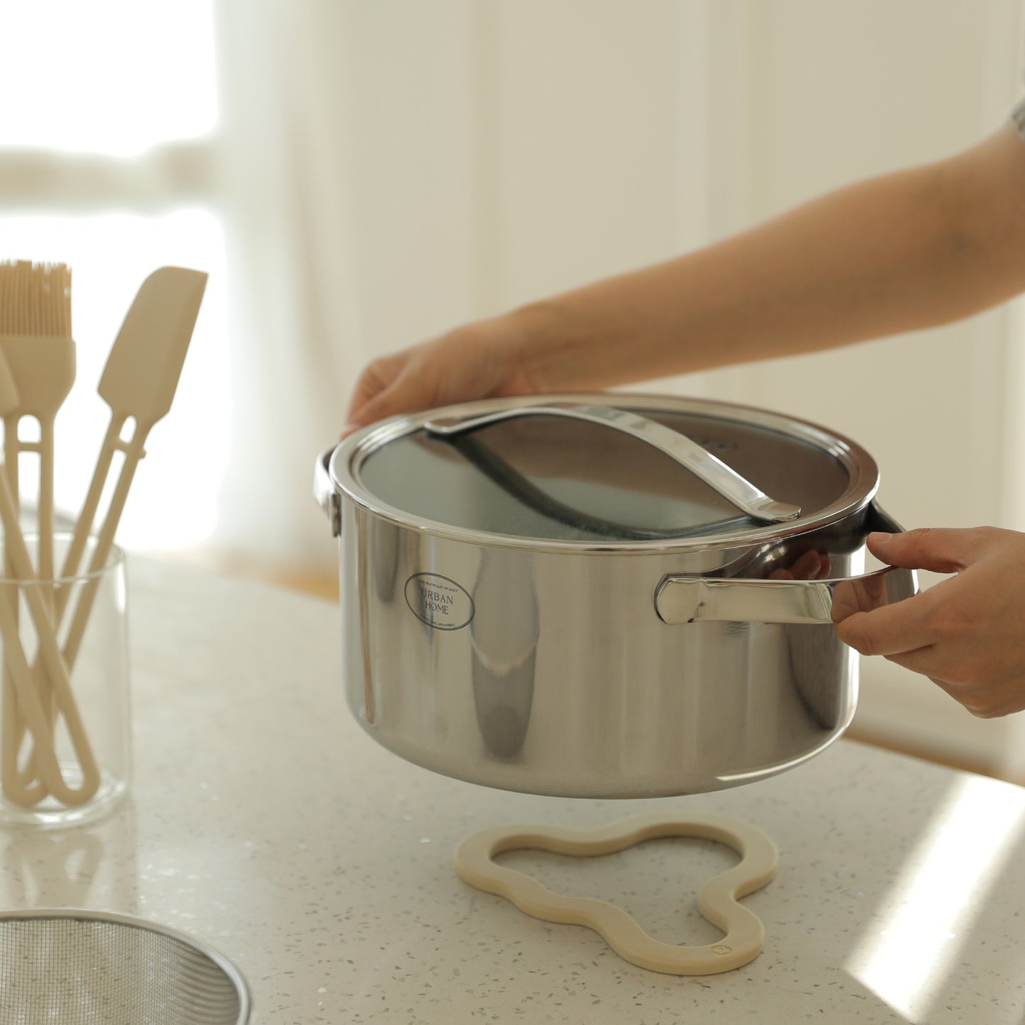 Soup pot with lid