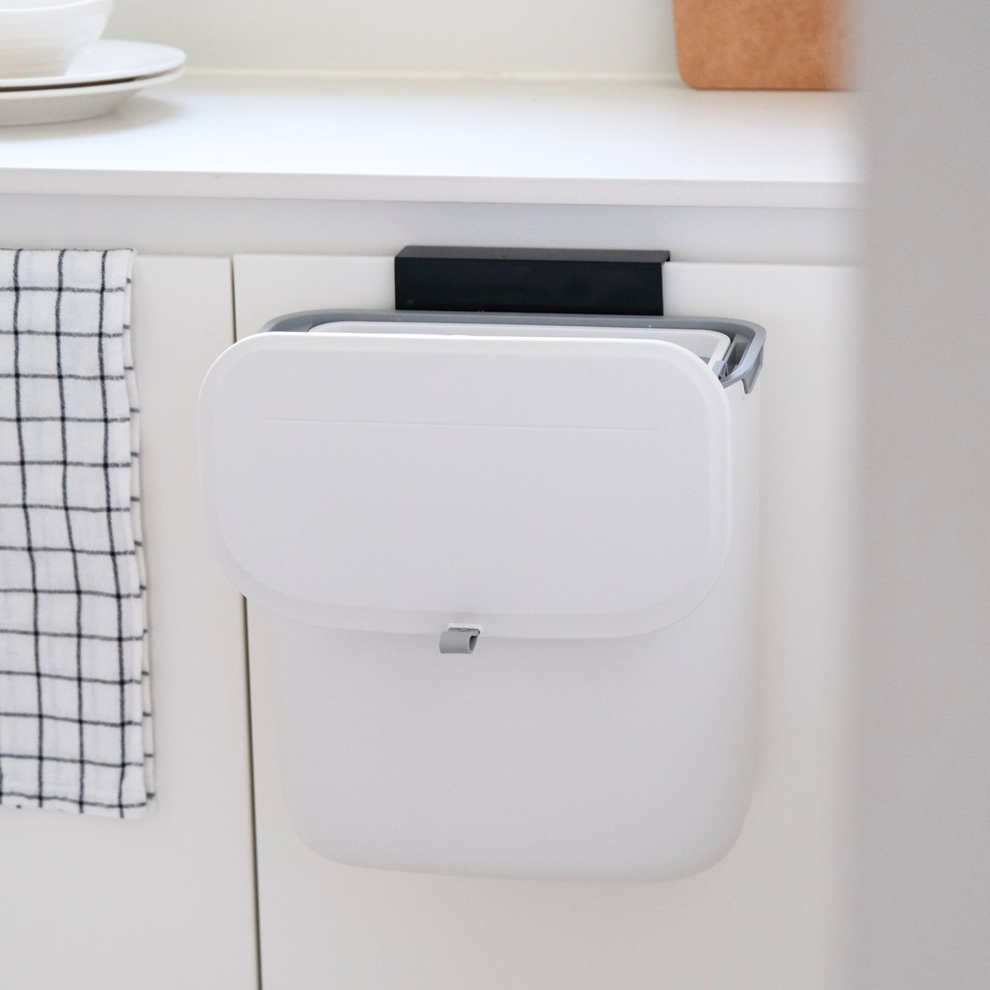 Hanging Kitchen Dustbin with lid