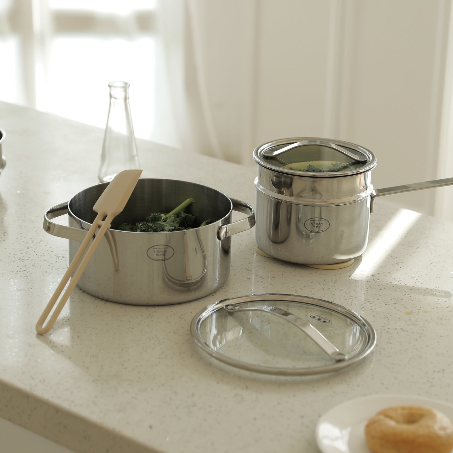 Soup pot with lid